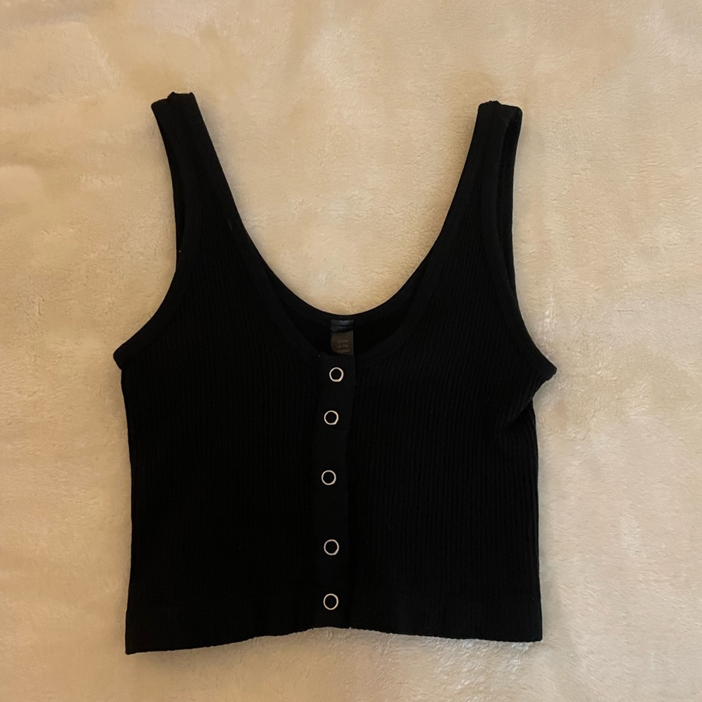 🚫sold on curtsy🚫 urban outfitters button tank
